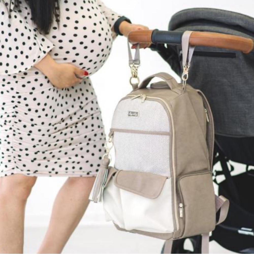 Itzy Ritzy Boss Diaper Bag Backpack - Vanilla Latte - Picture 9 of 13